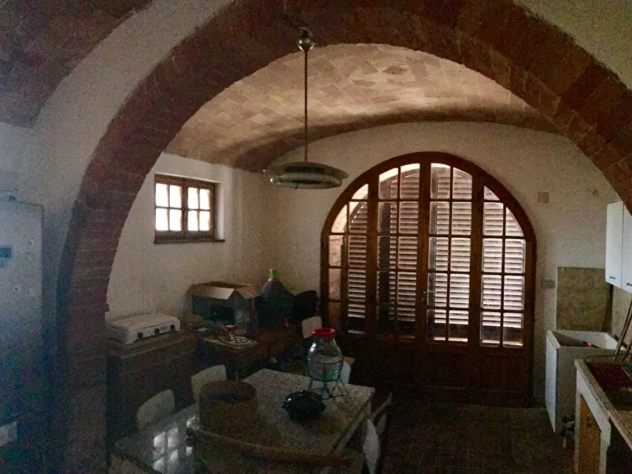 Immagine 10 di Villa in vendita  a Asciano