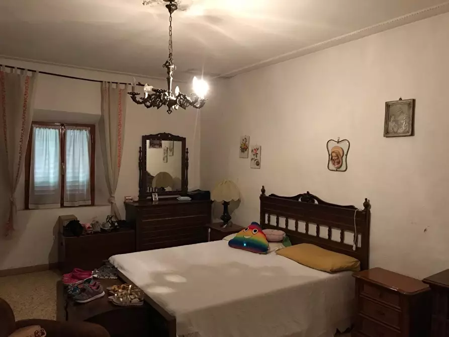 Immagine 13 di Villa in vendita  a Asciano