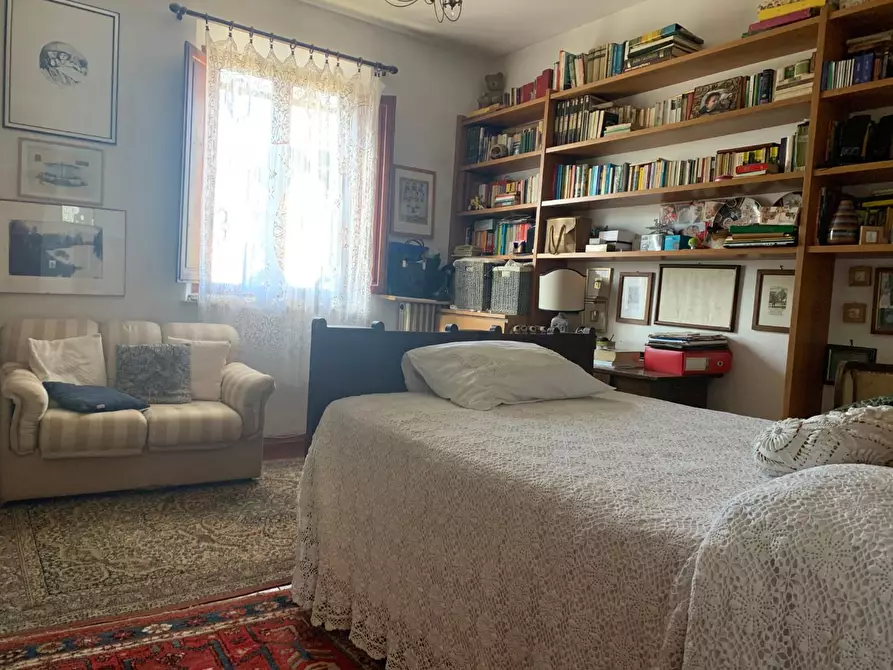 Immagine 18 di Villa in vendita  a San Giuliano Terme