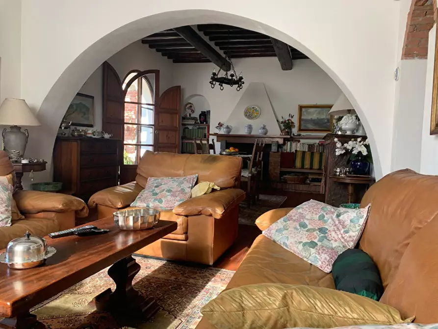 Immagine 11 di Villa in vendita  a San Giuliano Terme