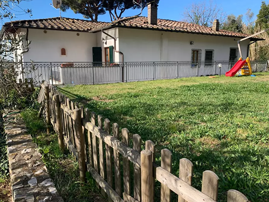 Immagine 8 di Villa in vendita  a San Giuliano Terme