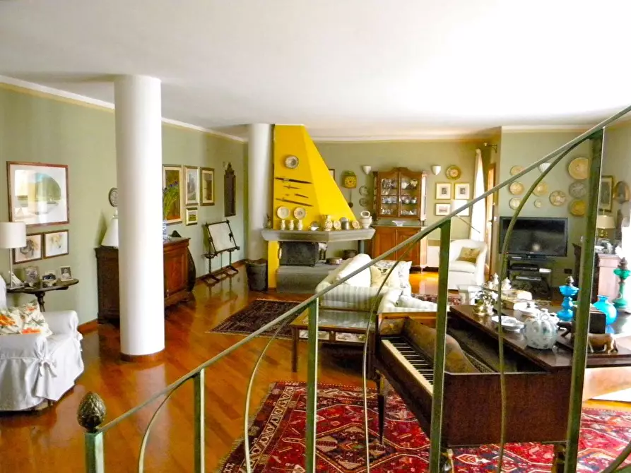 Immagine 12 di Villa in vendita  a San Giuliano Terme