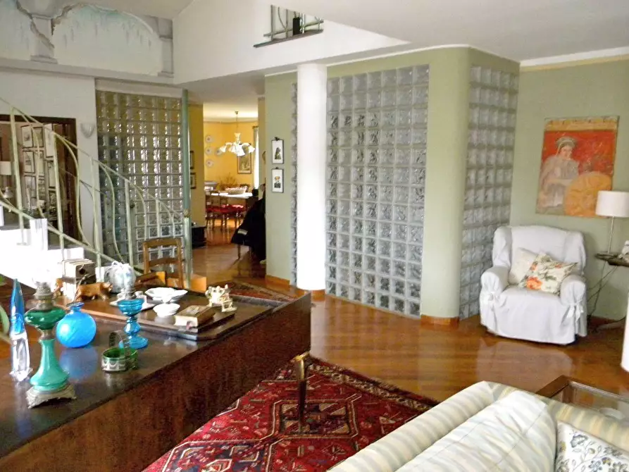 Immagine 18 di Villa in vendita  a San Giuliano Terme