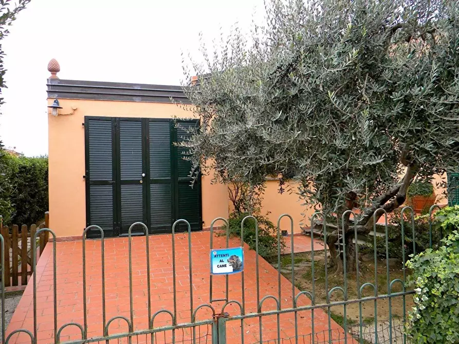 Immagine 9 di Villa in vendita  a San Giuliano Terme