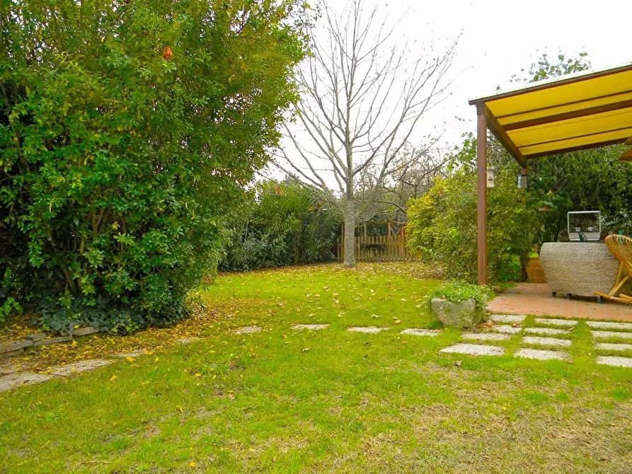 Immagine 4 di Villa in vendita  a San Giuliano Terme