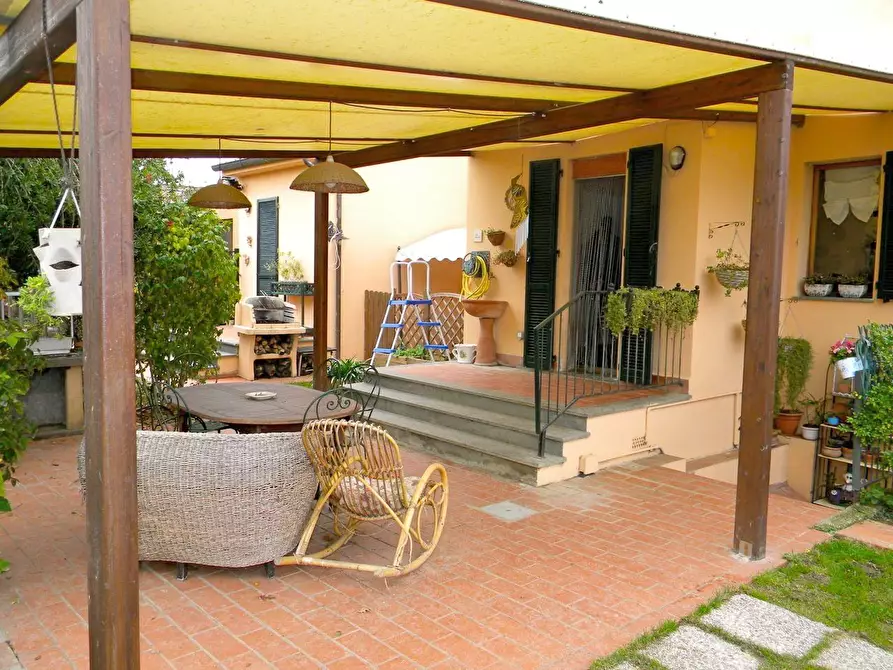 Immagine 2 di Villa in vendita  a San Giuliano Terme