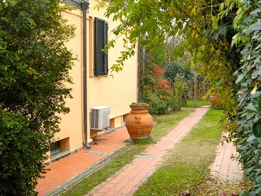 Immagine 7 di Villa in vendita  a San Giuliano Terme