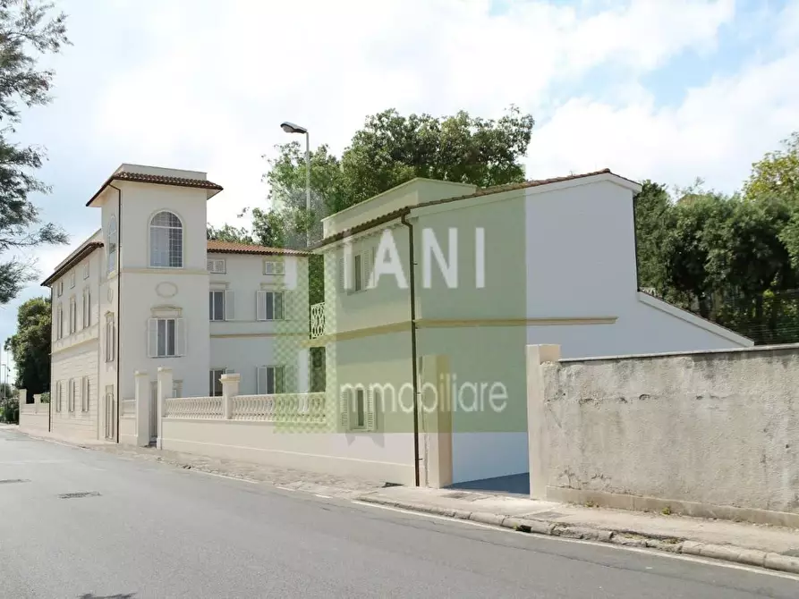 Immagine 2 di Appartamento in vendita  a Livorno