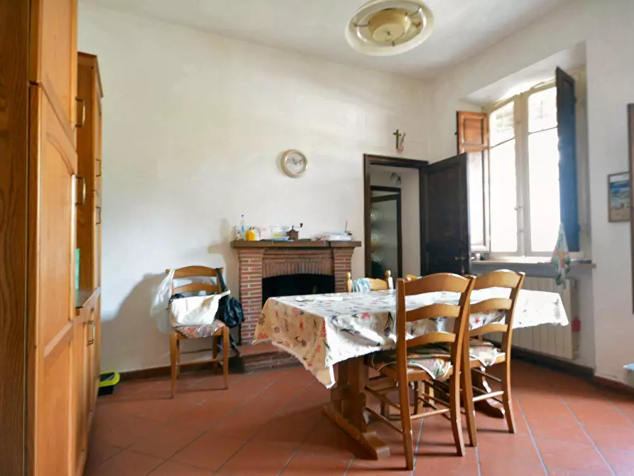 Immagine 9 di Villa in vendita  a Capannori