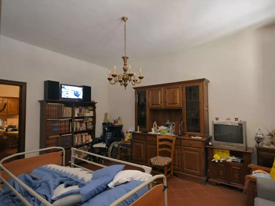 Immagine 6 di Villa in vendita  a Capannori