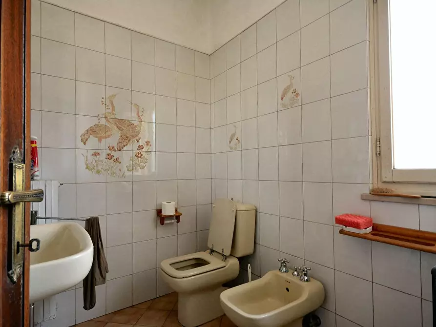 Immagine 13 di Villa in vendita  a Capannori