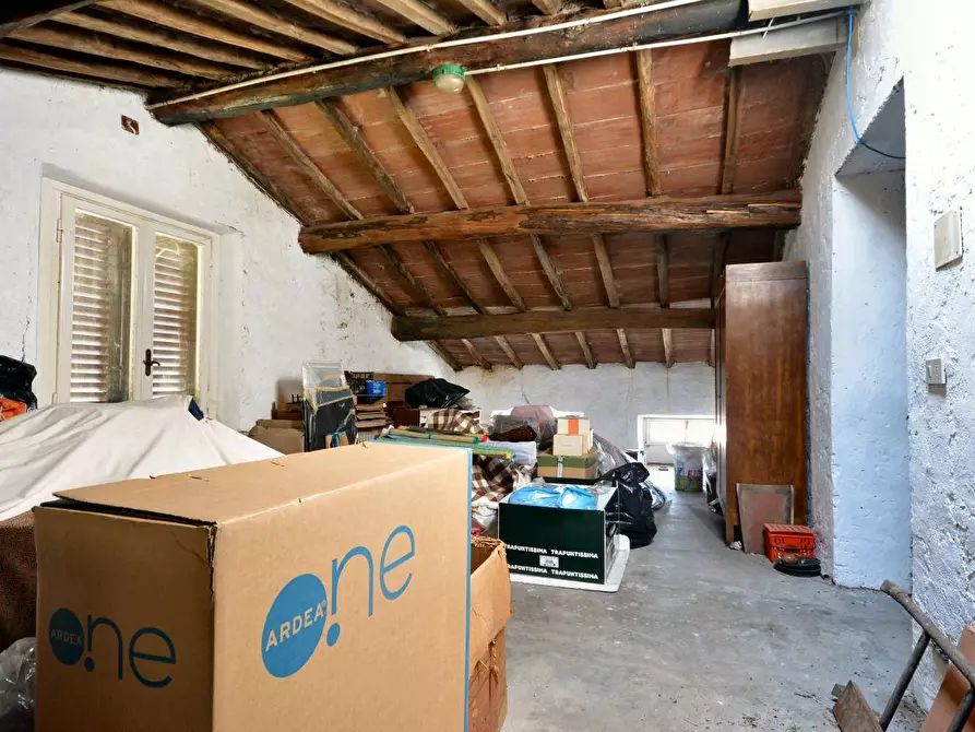 Immagine 25 di Villa in vendita  a Capannori