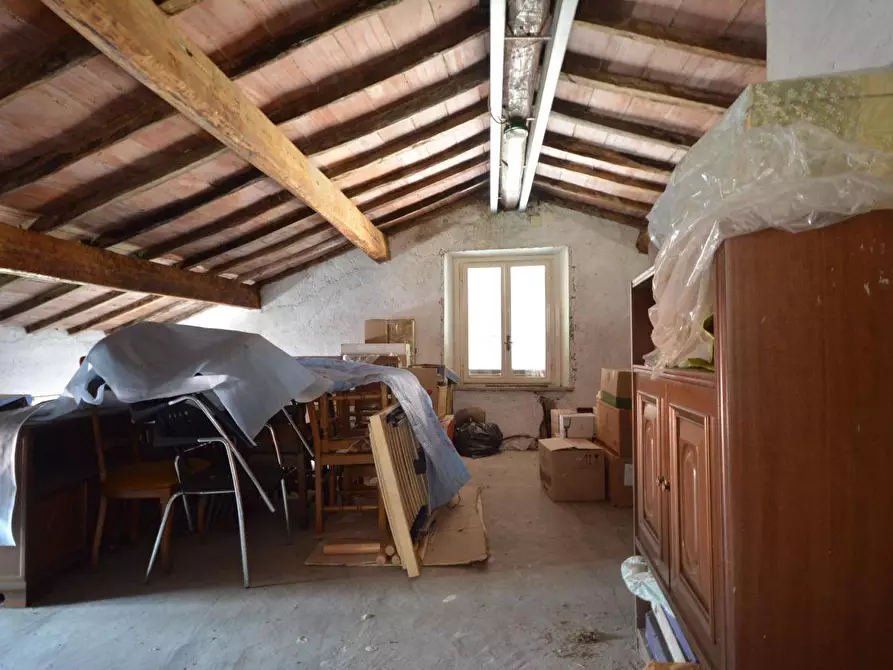 Immagine 23 di Villa in vendita  a Capannori