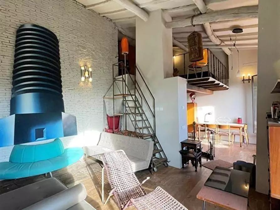 Immagine 10 di Rustico / casale in vendita  a Lucca