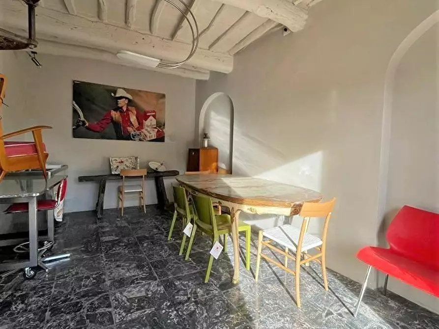 Immagine 16 di Rustico / casale in vendita  a Lucca