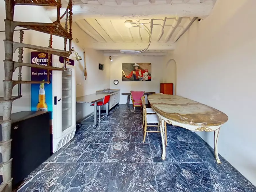 Immagine 17 di Rustico / casale in vendita  a Lucca