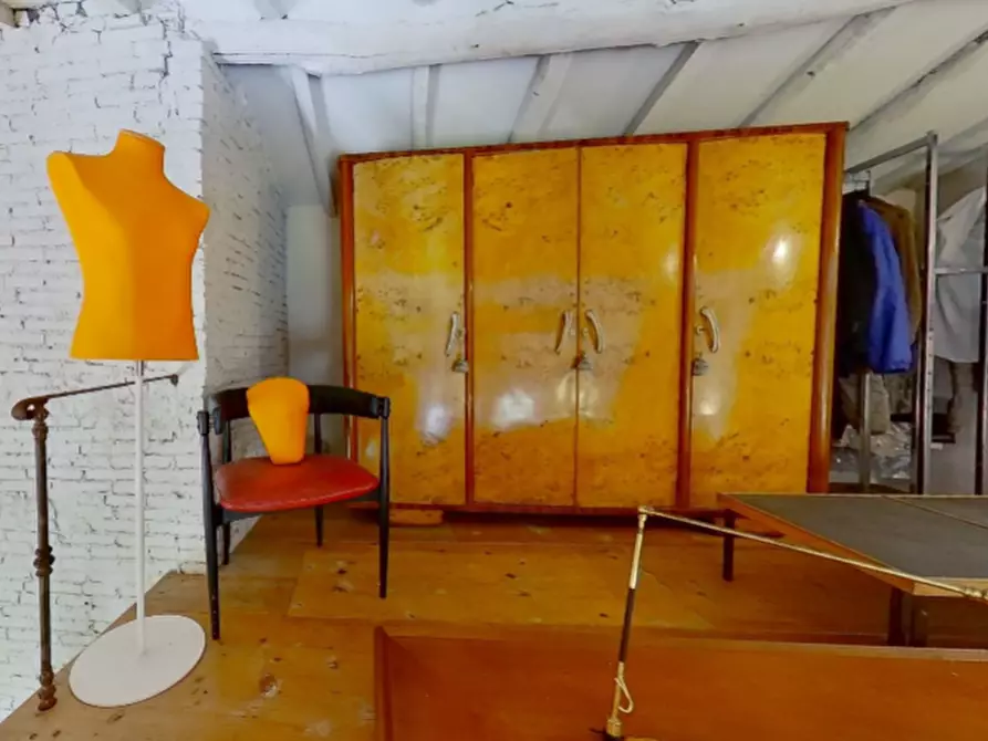 Immagine 12 di Rustico / casale in vendita  a Lucca