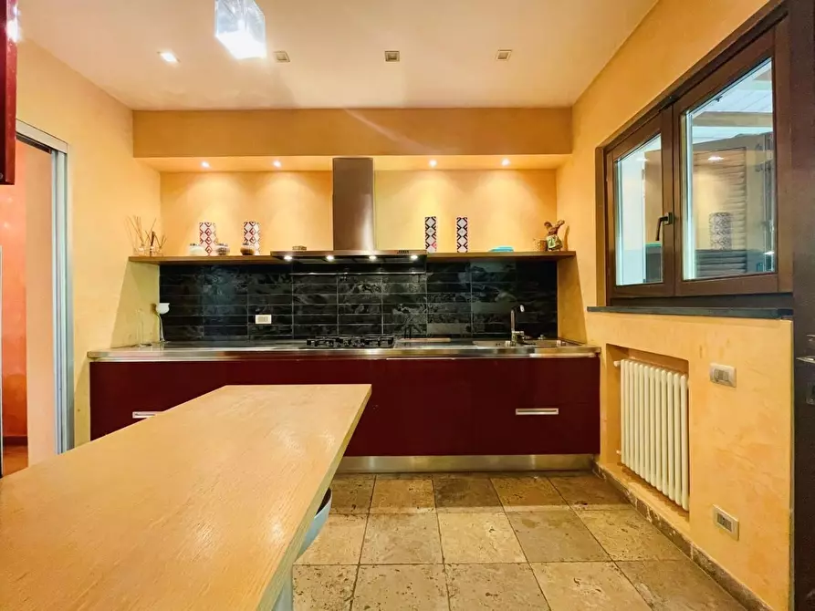 Immagine 3 di Appartamento in vendita  a Pietrasanta