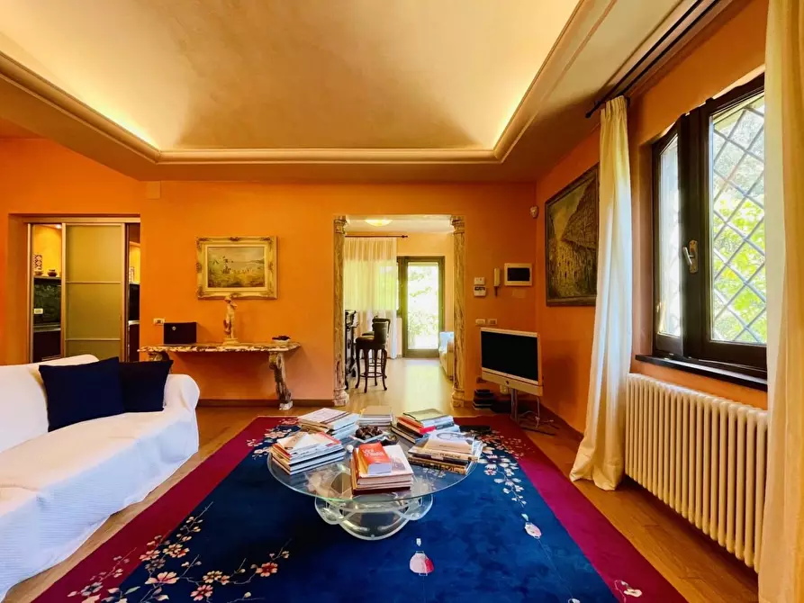 Immagine 8 di Appartamento in vendita  a Pietrasanta