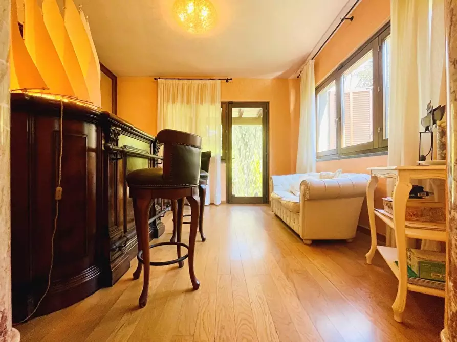 Immagine 10 di Appartamento in vendita  a Pietrasanta