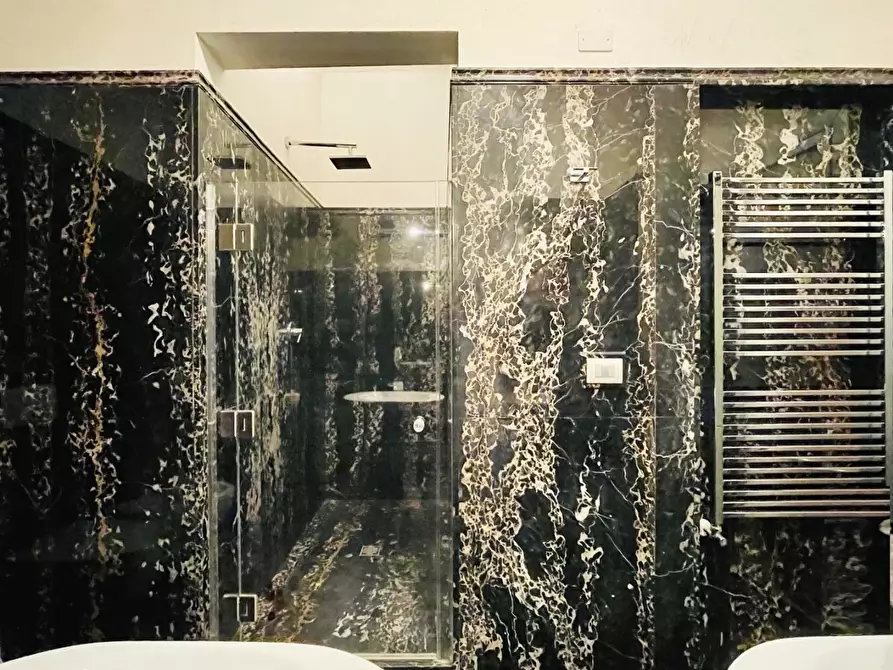 Immagine 24 di Appartamento in vendita  a Pietrasanta