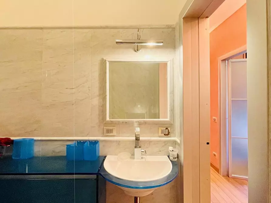 Immagine 22 di Appartamento in vendita  a Pietrasanta