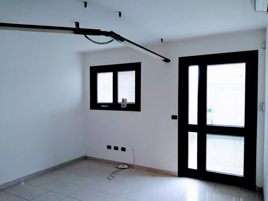 Immagine 6 di Capannone industriale in vendita  a Peccioli