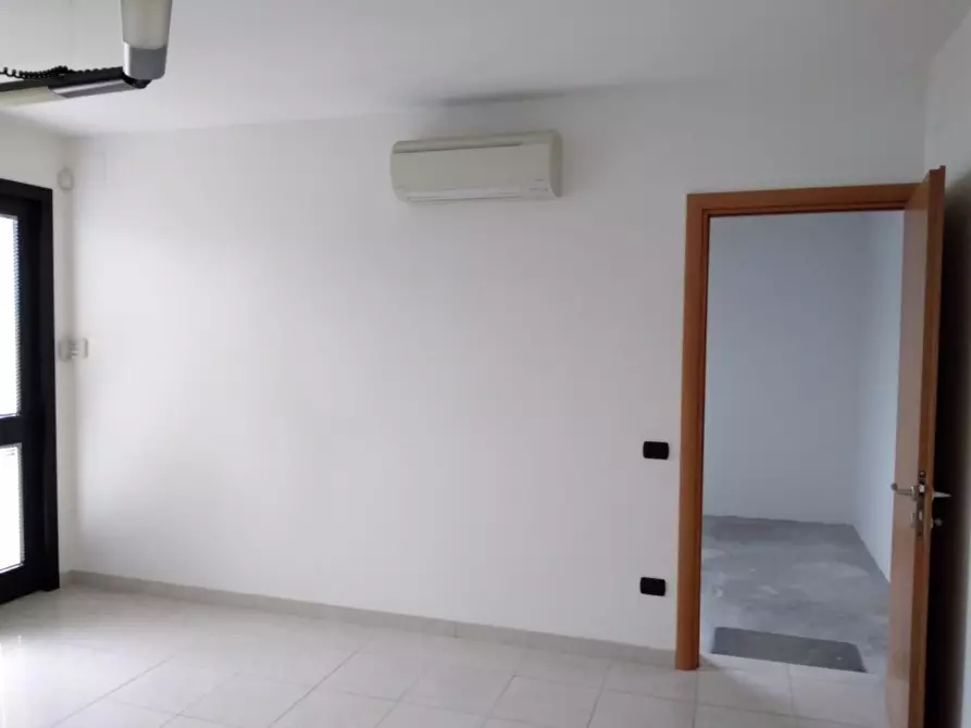 Immagine 7 di Capannone industriale in vendita  a Peccioli