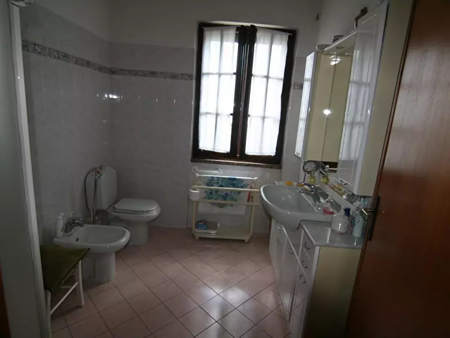 Immagine 10 di Casa indipendente in vendita  a Carrara