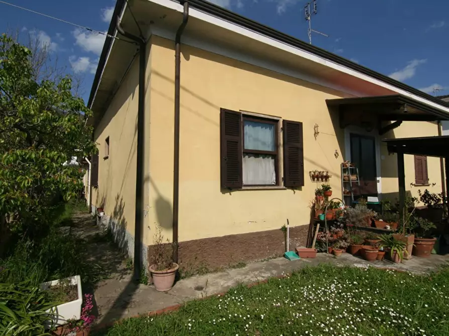 Immagine 1 di Casa indipendente in vendita  a Carrara