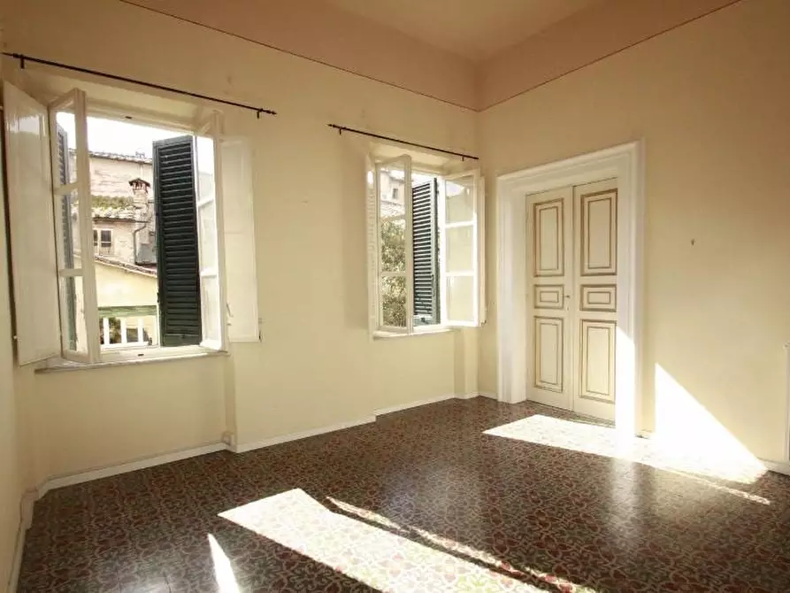 Immagine 4 di Appartamento in affitto  a Lucca