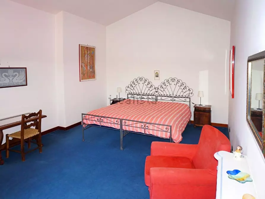 Immagine 31 di Villa in vendita  a Carrara