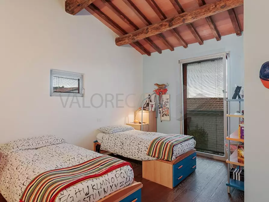 Immagine 18 di Villa in vendita  a Carrara