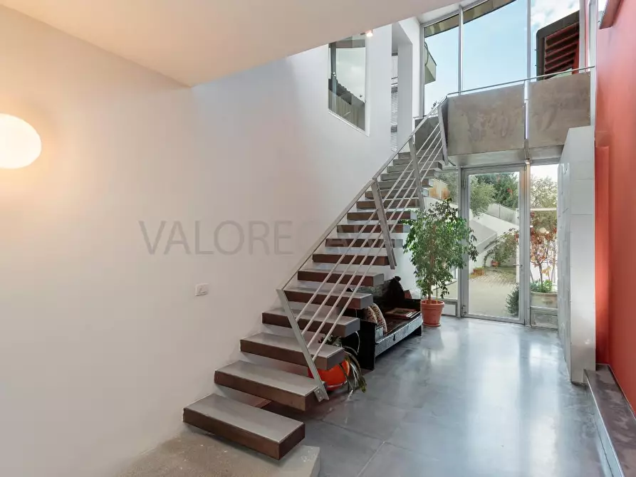 Immagine 9 di Villa in vendita  a Carrara