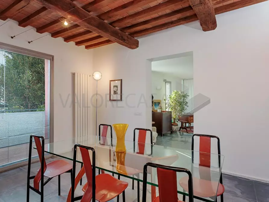 Immagine 7 di Villa in vendita  a Carrara