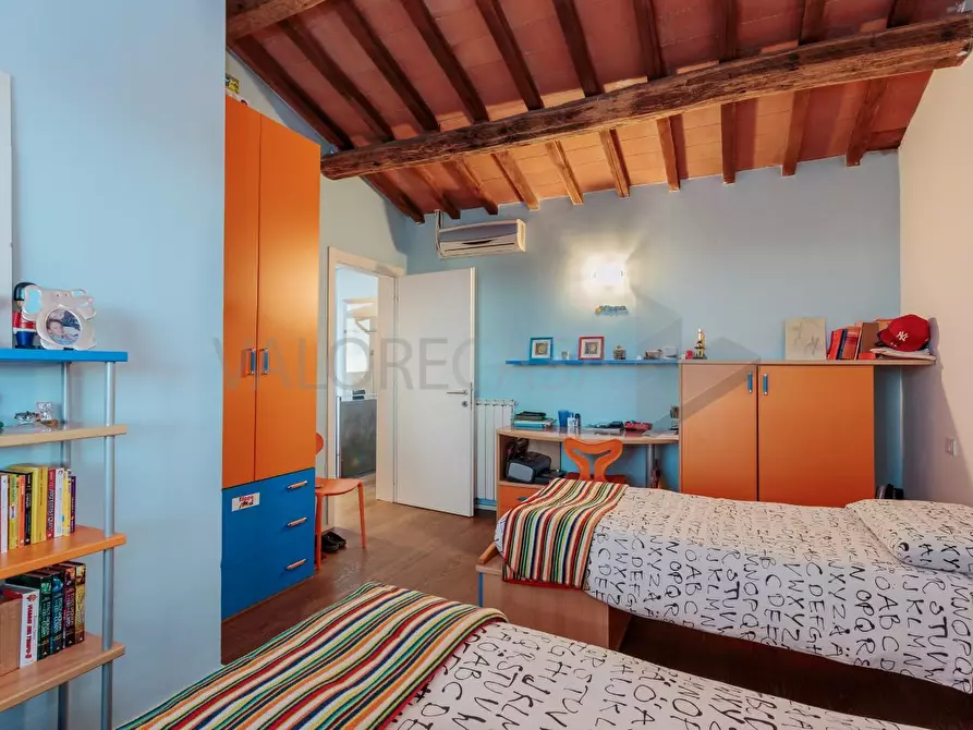 Immagine 19 di Villa in vendita  a Carrara