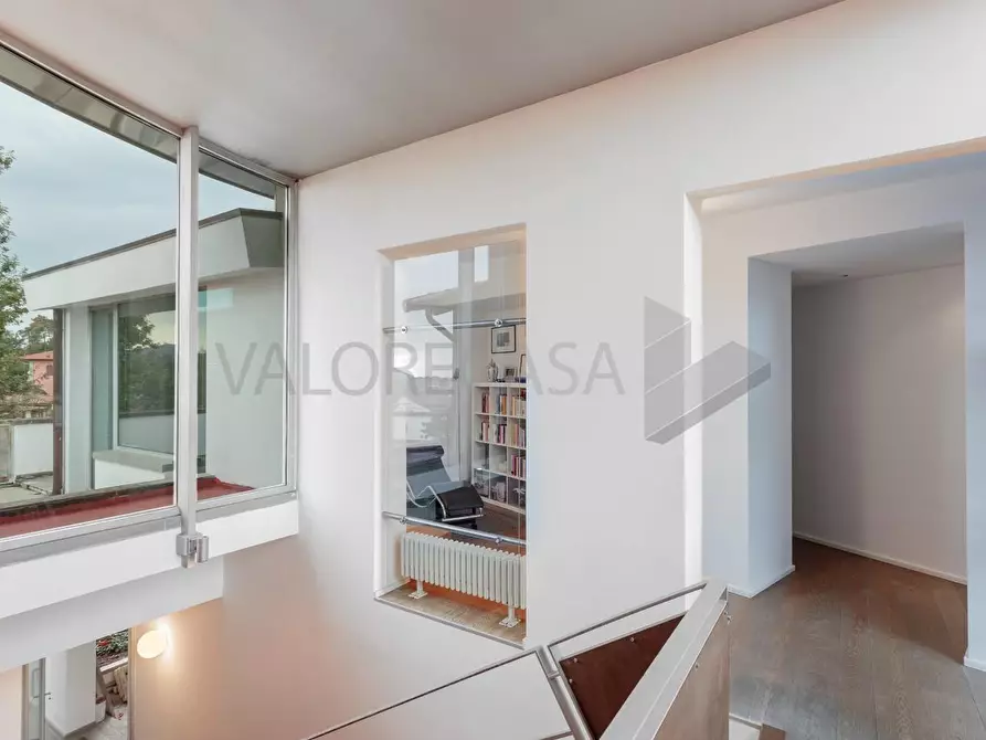 Immagine 15 di Villa in vendita  a Carrara