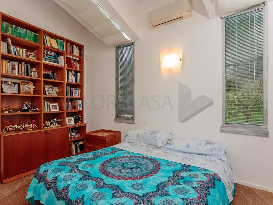 Immagine 22 di Villa in vendita  a Carrara