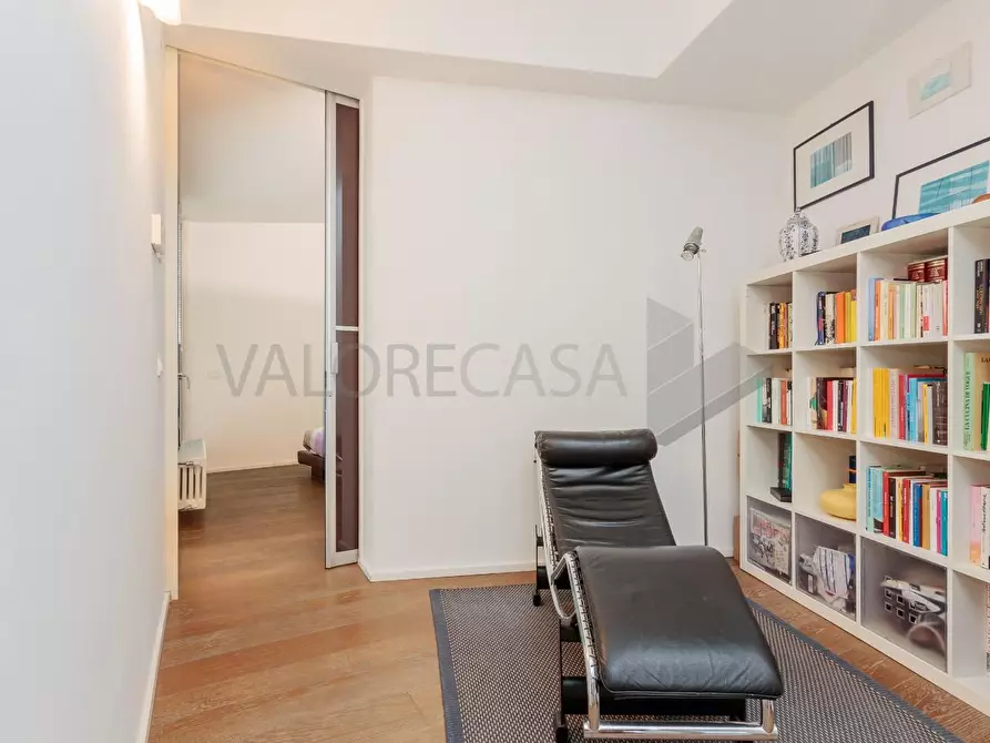 Immagine 20 di Villa in vendita  a Carrara