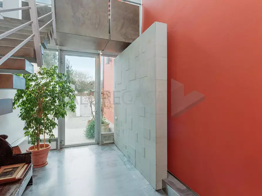 Immagine 10 di Villa in vendita  a Carrara