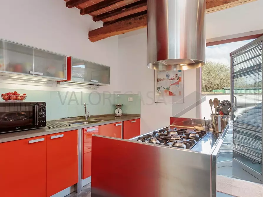 Immagine 4 di Villa in vendita  a Carrara