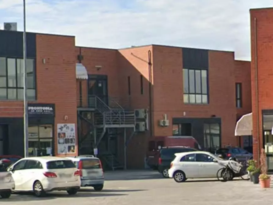 Immagine 2 di Ufficio in vendita  a San Giuliano Terme