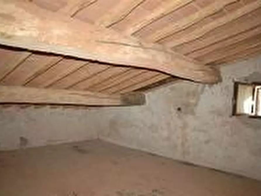 Immagine 30 di Casa colonica in vendita  a Cascina