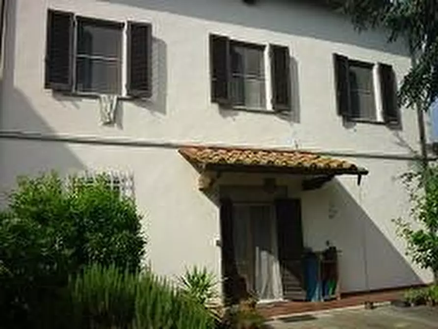 Immagine 33 di Casa colonica in vendita  a Cascina