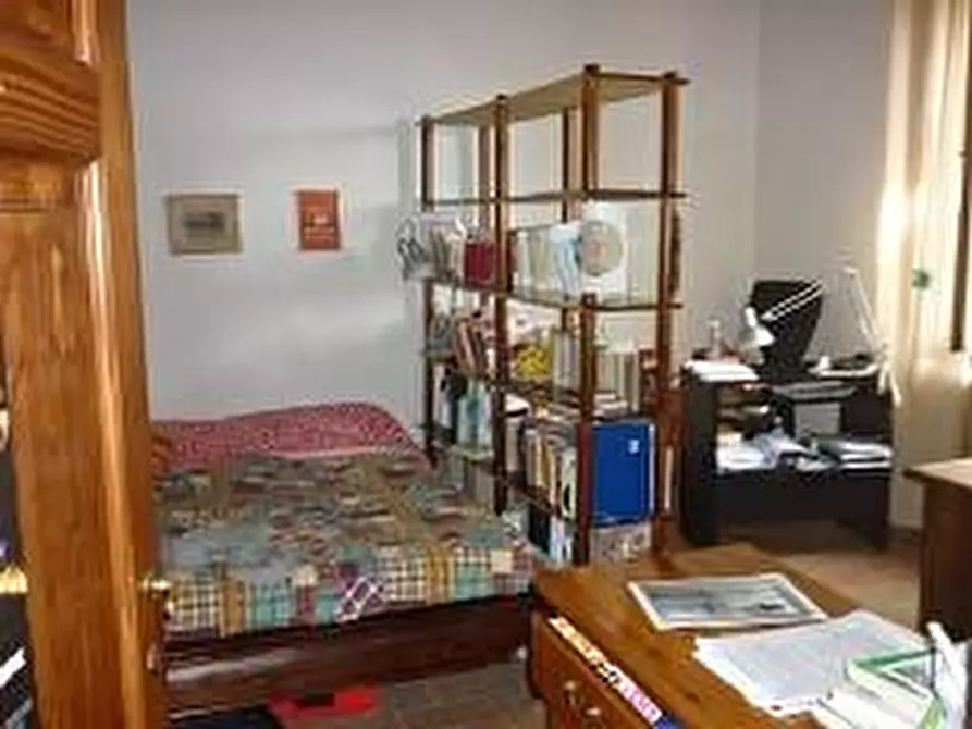 Immagine 21 di Casa colonica in vendita  a Cascina