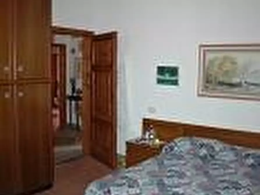 Immagine 22 di Casa colonica in vendita  a Cascina