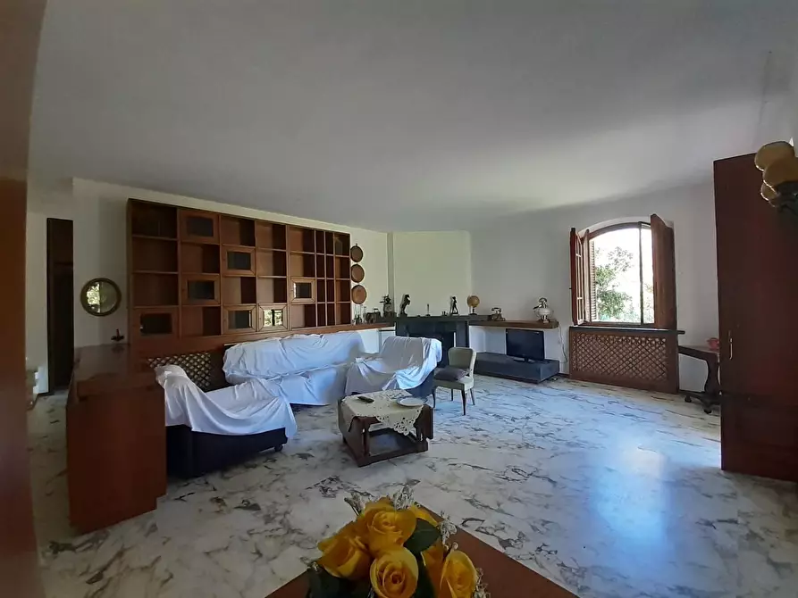 Immagine 18 di Villa in vendita  a Cascina