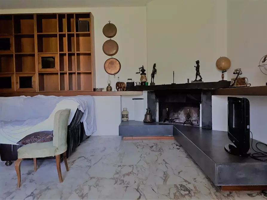 Immagine 17 di Villa in vendita  a Cascina