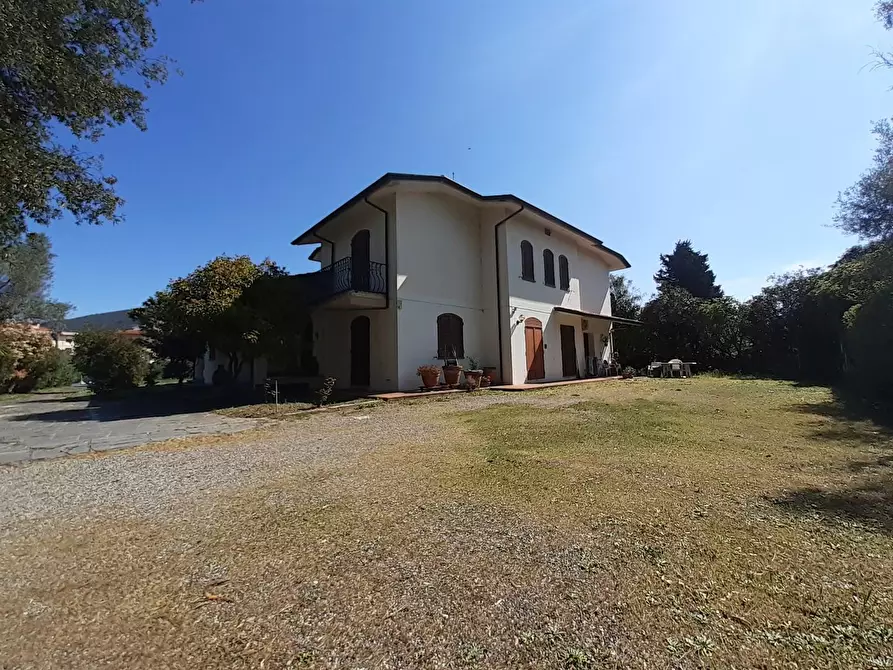 Immagine 6 di Villa in vendita  a Cascina