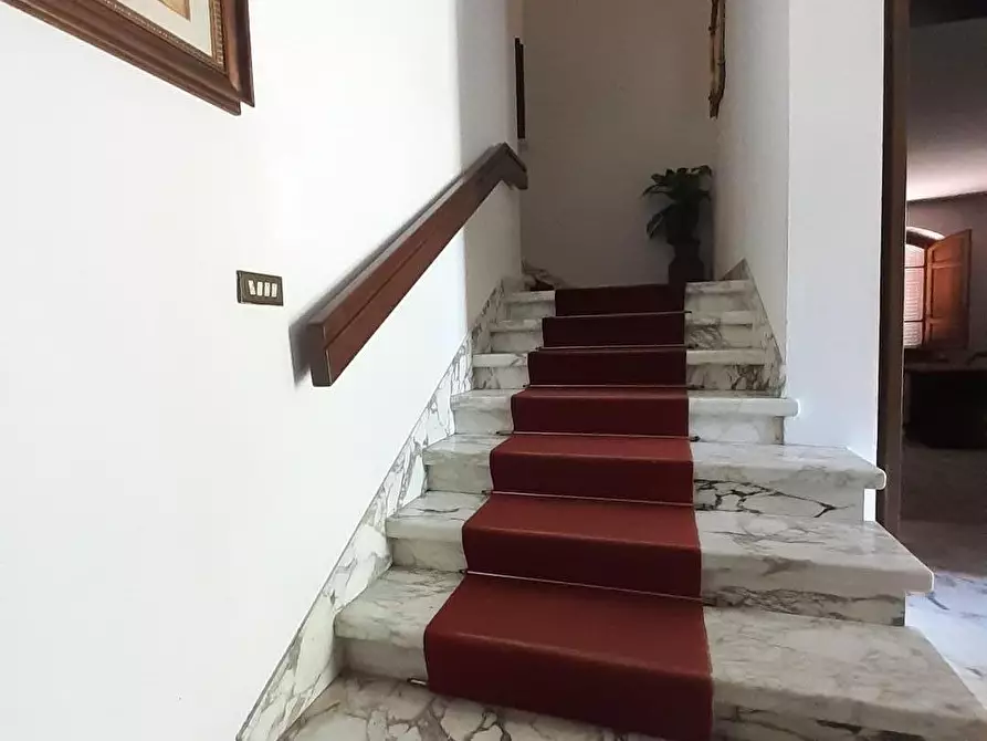 Immagine 10 di Villa in vendita  a Cascina